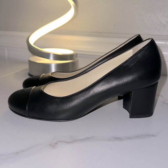 NWOT Chanel Uniform Pumps - Picture 4 of 5